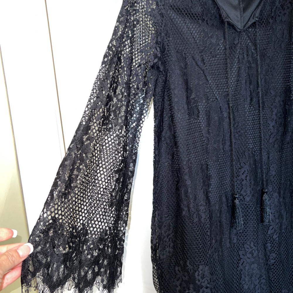 Beautiful Lace Top - Picture 3 of 8
